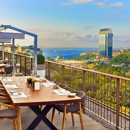 The St. Regis 5*