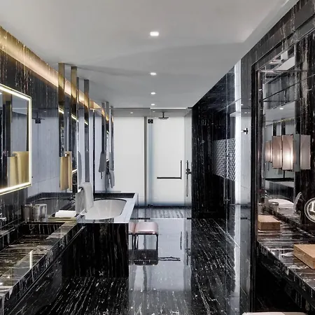 The St. Regis Szálloda 5*