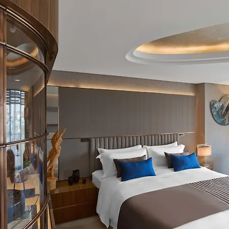 호텔 The St. Regis 5*