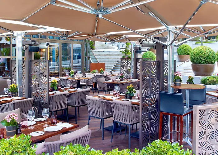 Ξενοδοχείο The St. Regis 5*