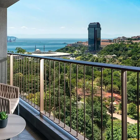호텔 The St. Regis 5*